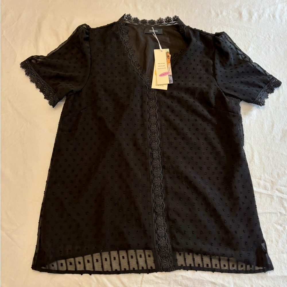 Elegant Black Lace Detail Blouse! NEW WITH TAGS! - Picture 10 of 14